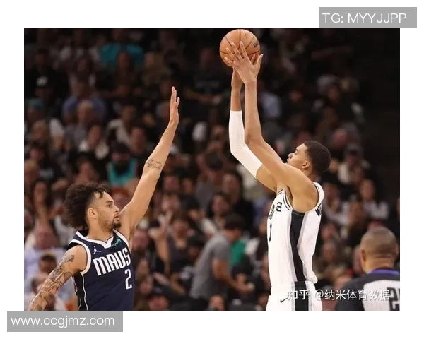 2012年NBA西部决赛首战雷霆与马刺的激烈对决回顾与分析 2012年NBA西部决赛首战雷霆与马刺的激烈对决回顾与分析