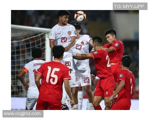 世预赛激战中国队迎战韩国队长沙掀起足球热潮球迷齐聚助威 世预赛激战中国队迎战韩国队长沙掀起足球热潮球迷齐聚助威